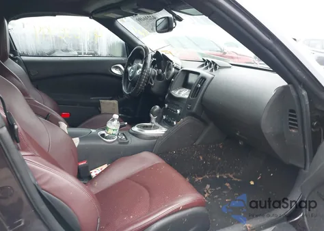 2010 Nissan 370Z Touring z USA, uszkodzony, nr VIN JN1AZ4FH1AM303591